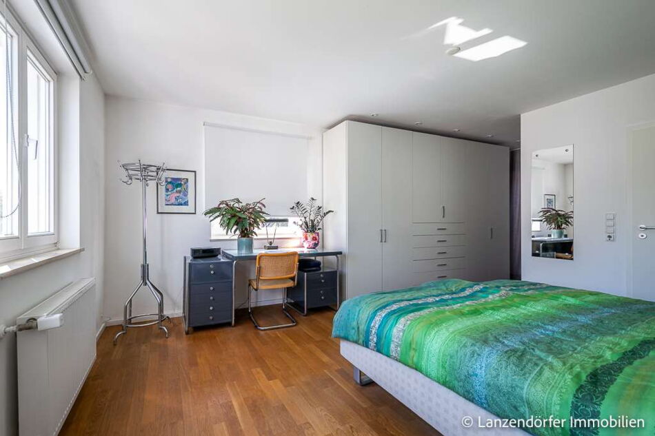 Geräumiges Schlafzimmer