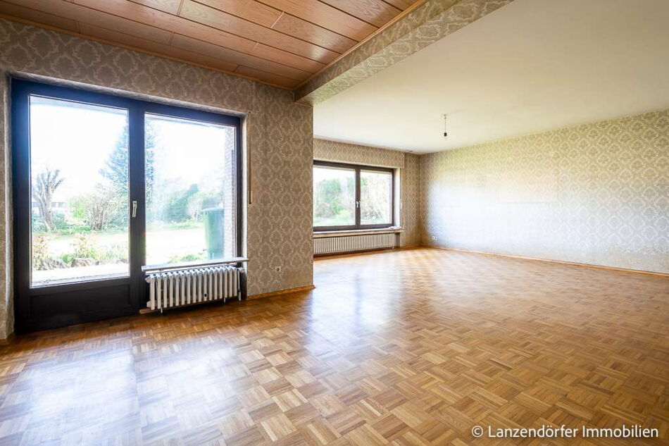 Geräumiges Wohnzimmer