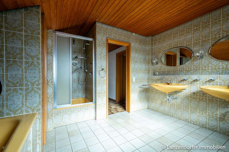 Baujahrstypisches Bad