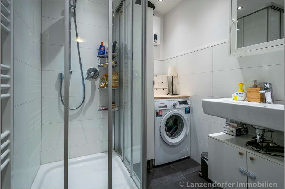 Modernisiertes Duschbad