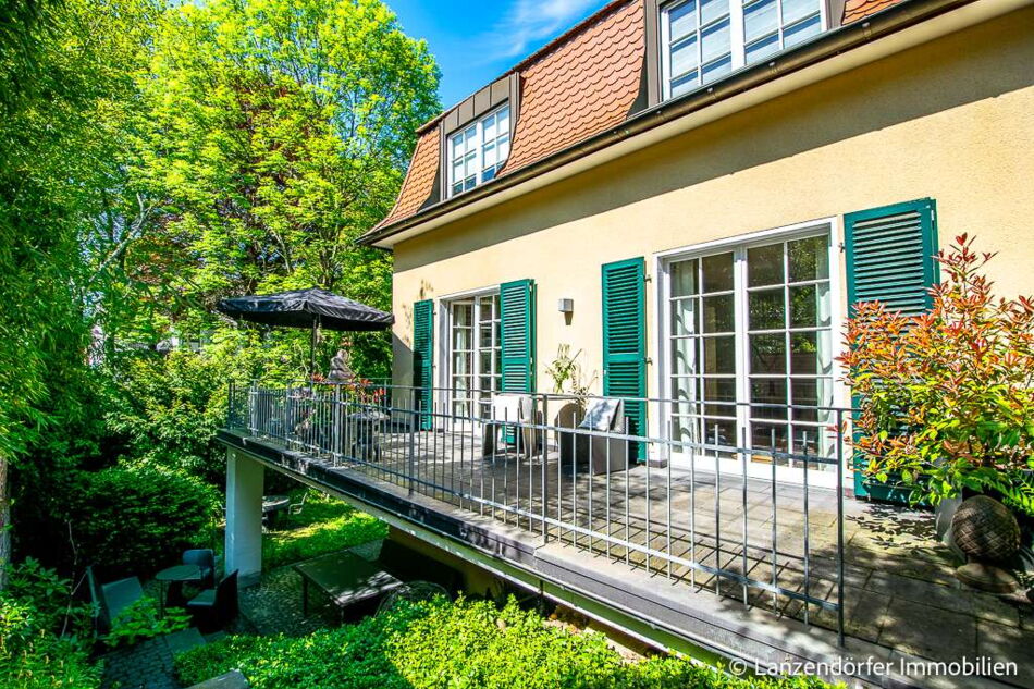 Großzügige Sonnenterrasse